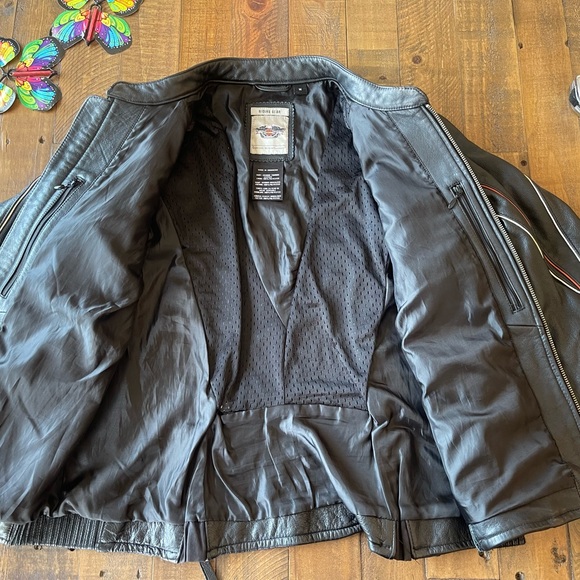 Harley Davidson Women's
Embroidered Wings Leather
Riding Jacket - Picture 3 of 7